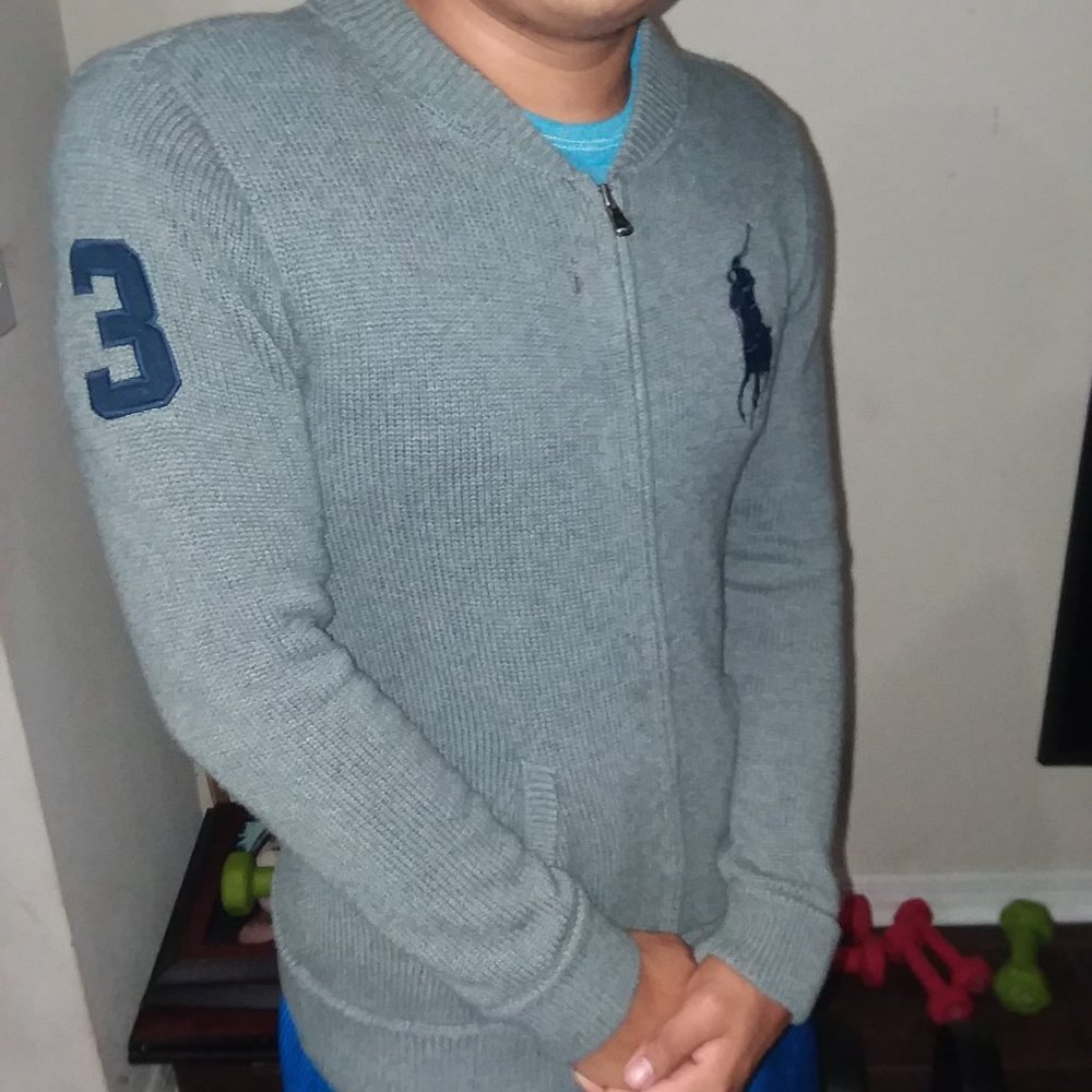Young man POLO Sweater Like New L Silver/Gray - Picture 2 of 6